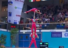 Gymnastique acrobatique… en équipe