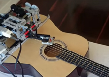 Le robot guitariste