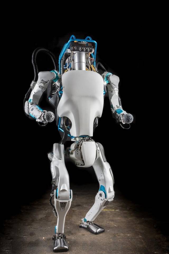 Atlas, le robot humanoïde qui marche, se lève, porte et ouvre les portes… -  Blog Kelrobot