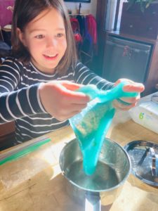 Comment faire du Slime avec de la colle - Facile et rapide