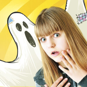 Une fille avec un visage de peur devant une illustration de fantôme